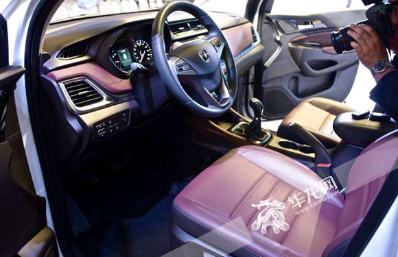 【房産汽車圖文２】長安首款MPV淩軒在重慶兩江基地新工廠下線