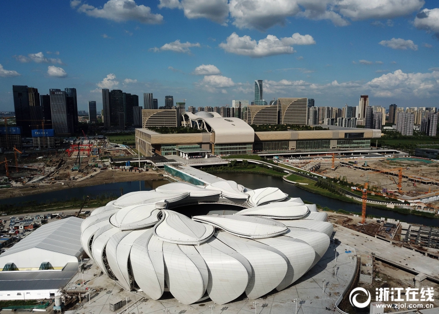 杭州：奥体“小莲花”即将绽放