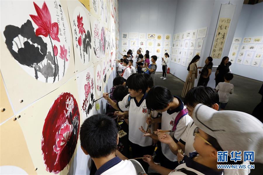 北京：学生国画展迎接新学期