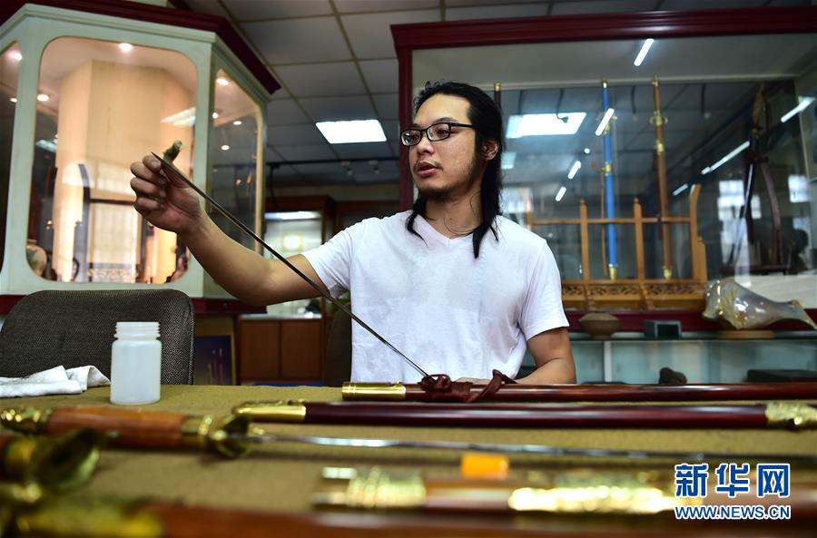 台湾：手工铸剑师陈重智的手艺传承