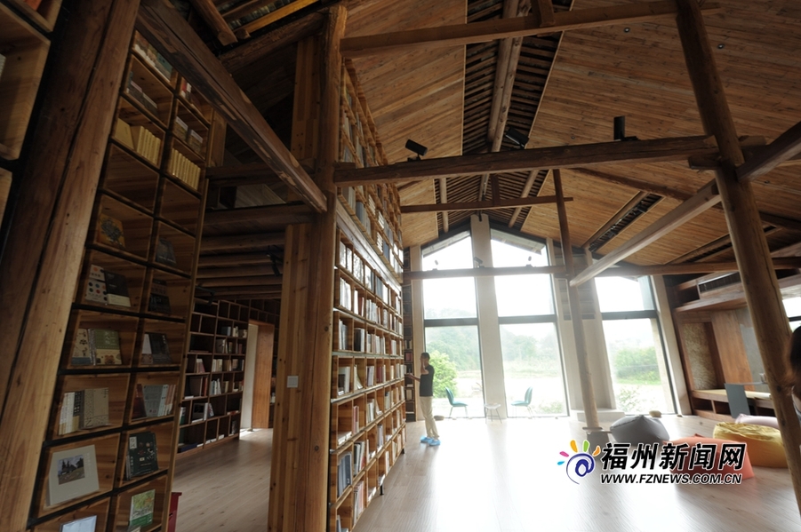 乡村图书馆融入现代审美理念打造休闲读书空间.