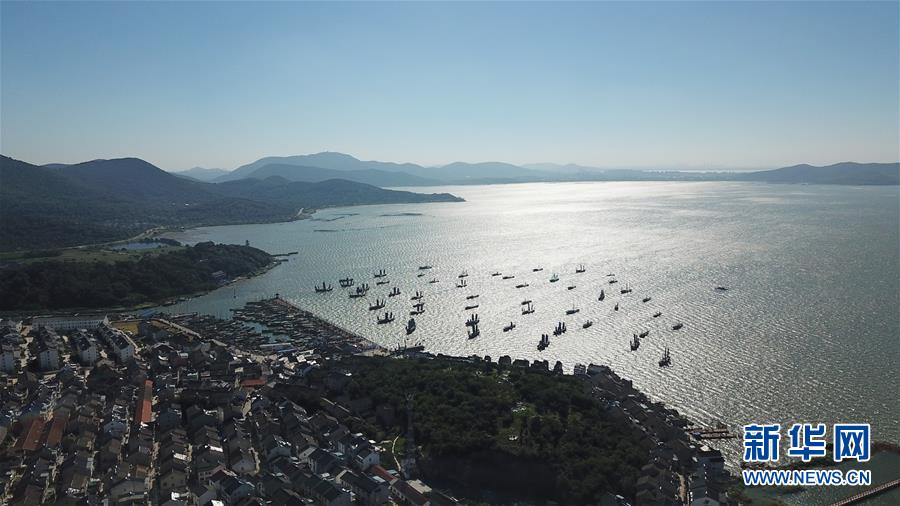 苏州：太湖渔民喜迎开捕节