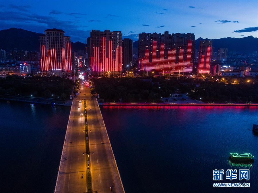 浙江东阳：扮靓城市夜景 打造城市新景观