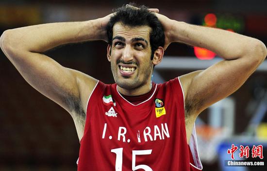 中国男篮红队亚运决赛遇考验:双塔力战哈达迪