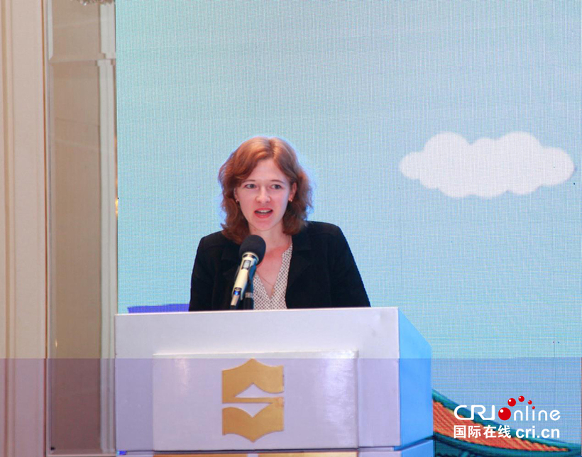《中国与俄罗斯》杂志记者玛丽娜作为海外媒体代表发言.李鹏 摄影