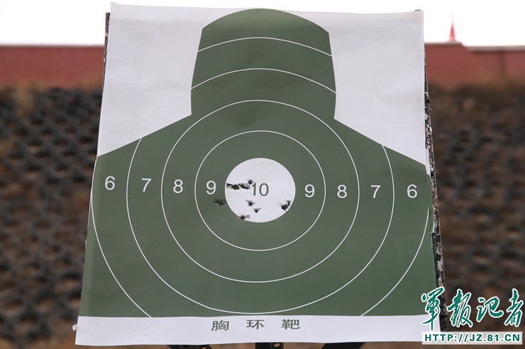 枪枪命中靶心.