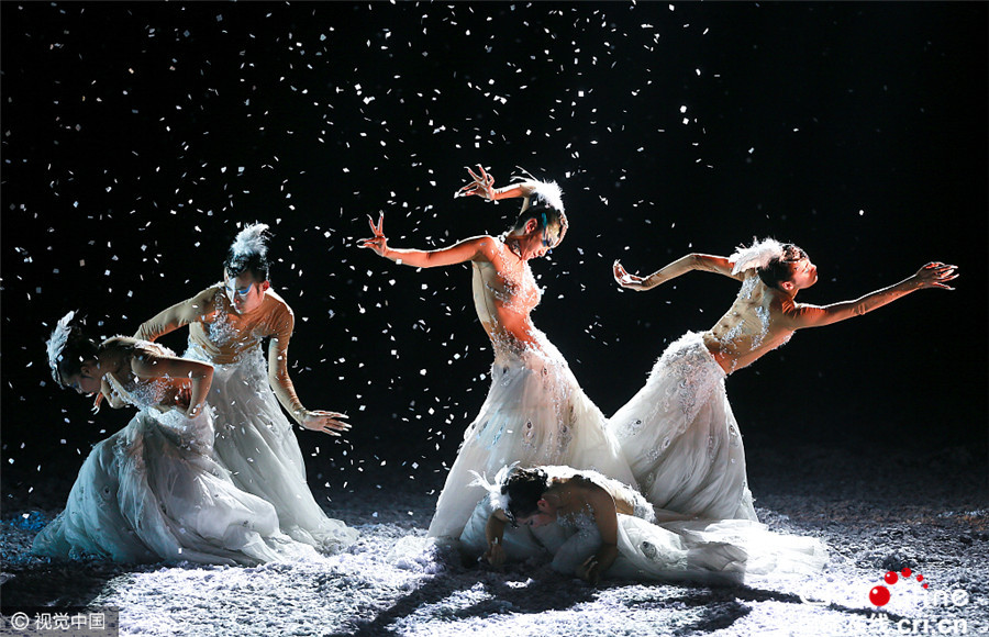 《孔雀之冬》唯美惊艳 杨丽萍玩弄光影魅力舞姿动人