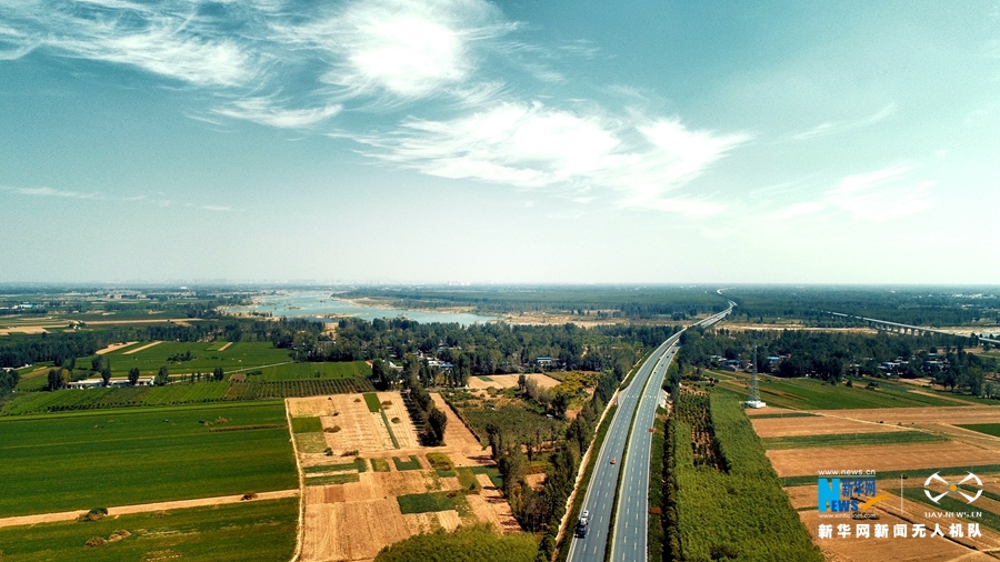 航拍二广高速南阳市卧龙区陆营段.