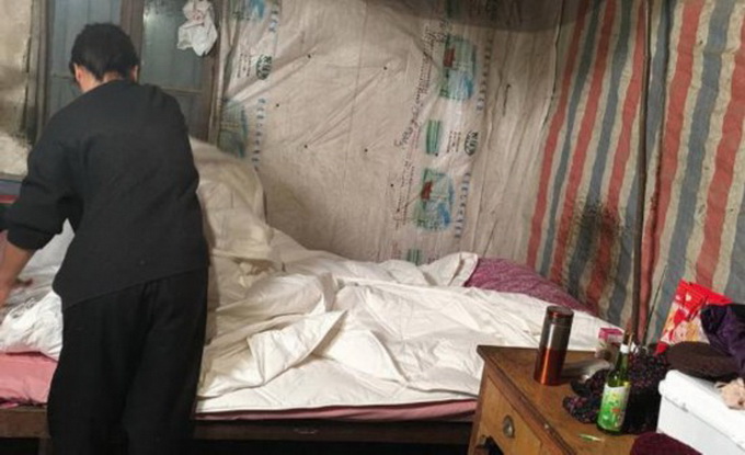 刘涛为故友扫旧居 网友:竟能让女神为之落泪