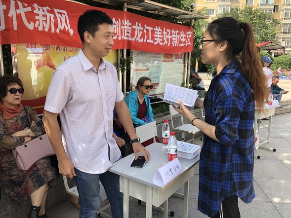 地震來了要記住“伏地、遮擋、手抓牢” 地震來了要記住“伏地、遮擋、手抓牢”