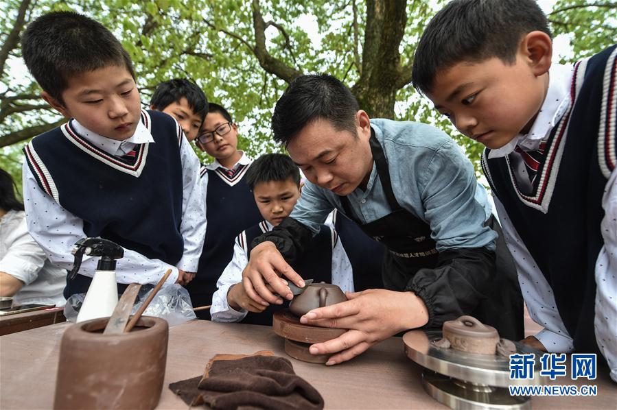 鄉村小學舉辦校園特色“茶文化日”