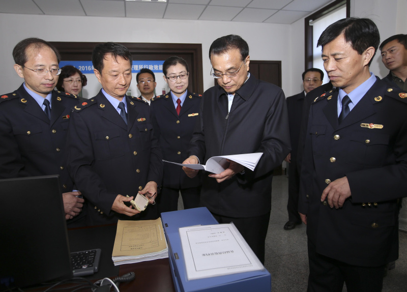 李克强:更大力度推动新旧动能转换 在转型升级中巩固经济社会发展向好势头