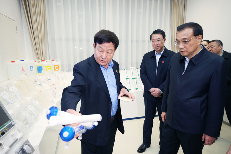 李克强:更大力度推动新旧动能转换 在转型升级中巩固经济社会发展向好势头