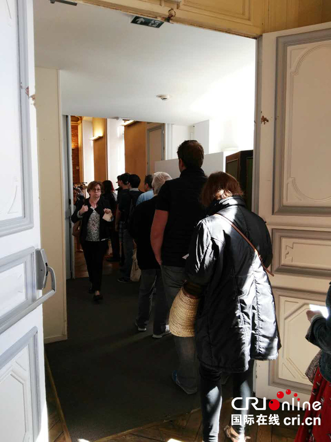 图卢兹市政府广场 选民排队投票