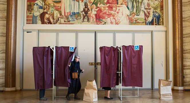 法国选民对国家的命运保持怀疑
