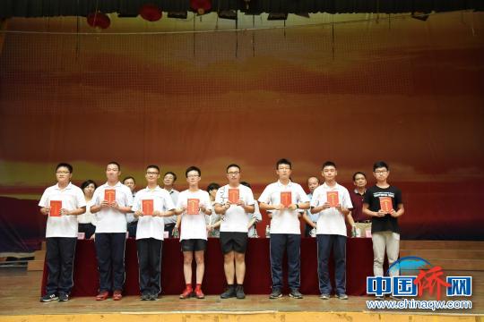 泉州侨胞设贤銮奖31年奖助学 累计捐资逾2千万