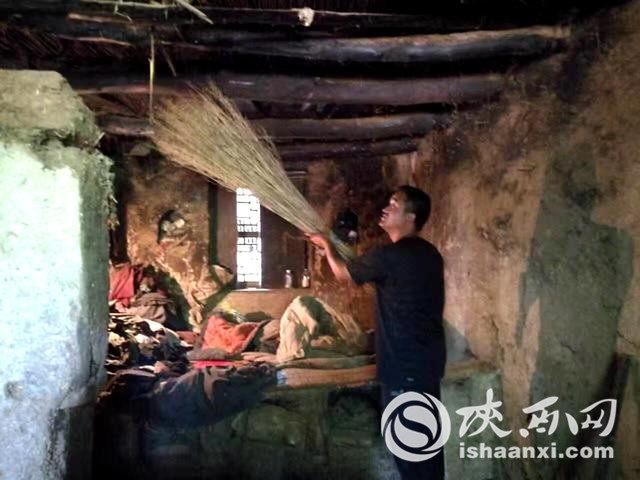 【攻坚路上党支部】临潼区门岩村“党建+”助力村出列户脱贫