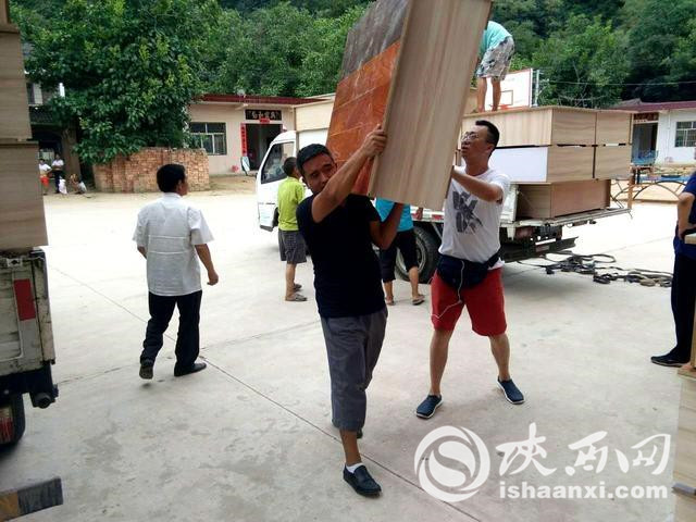 【攻坚路上党支部】临潼区门岩村“党建+”助力村出列户脱贫