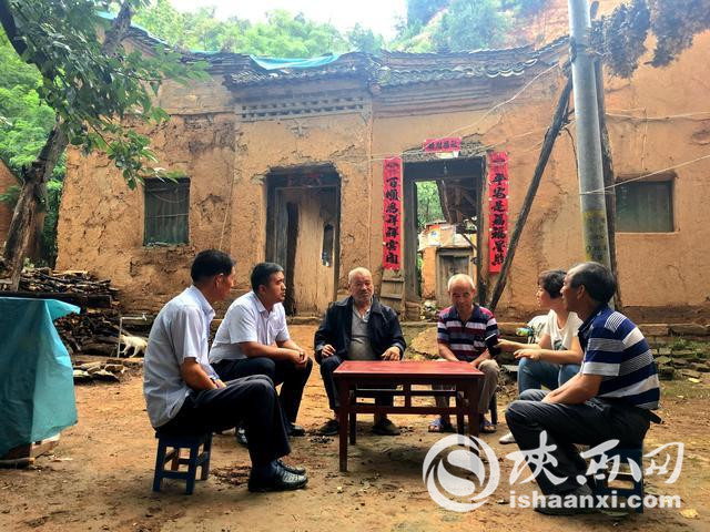 【攻坚路上党支部】临潼区门岩村“党建+”助力村出列户脱贫