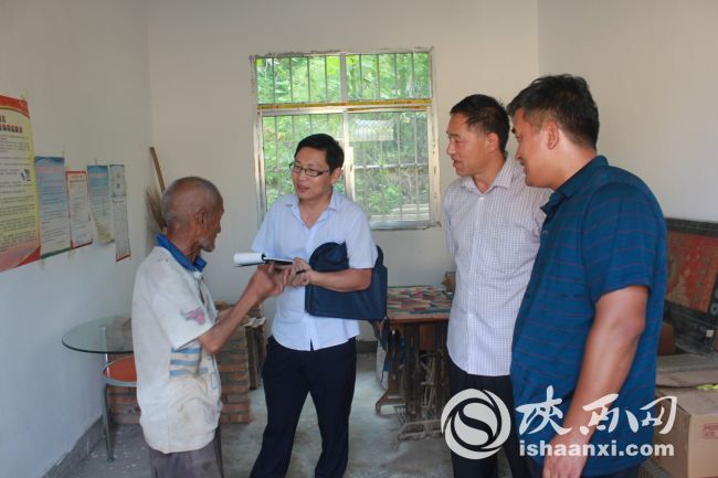 【攻坚路上党支部】临潼区门岩村“党建+”助力村出列户脱贫