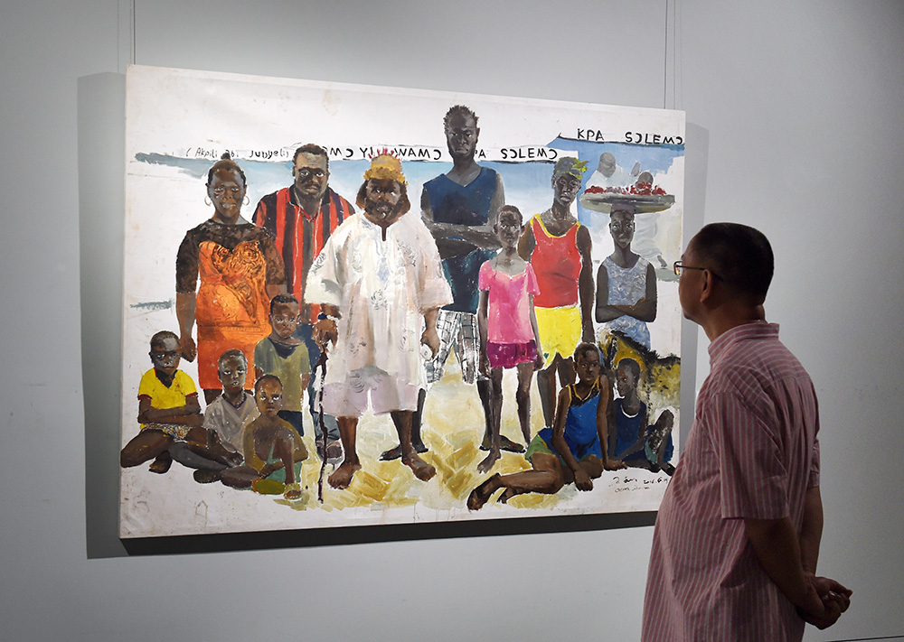 【焦點圖】“行走的畫筆——中國畫家眼中的非洲”重慶美術館開展