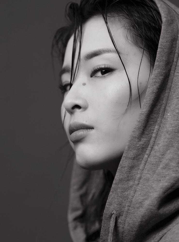 吴敏霞黑白写真霸气十足网友帅裂屏