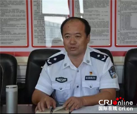 【CHINA NEWS 带图列表＋三秦大地 榆林＋今日看点＋移动列表】榆林市交警支队长周宁前往佳县公安局督导检查