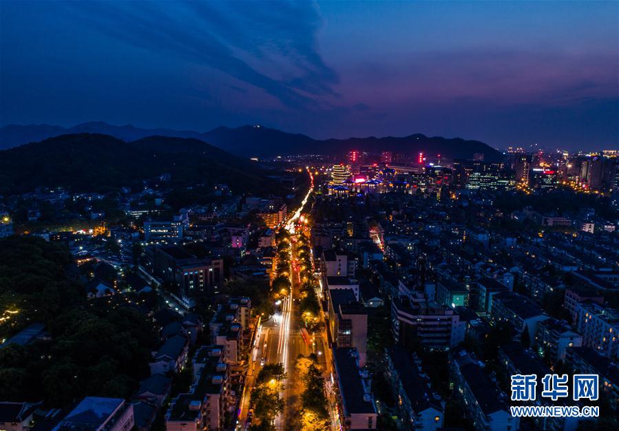 夜幕晨曦瞰杭州