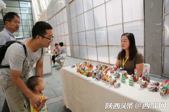 80后陕北婆姨做失传泥马马 靠非遗养不了家还得打零工