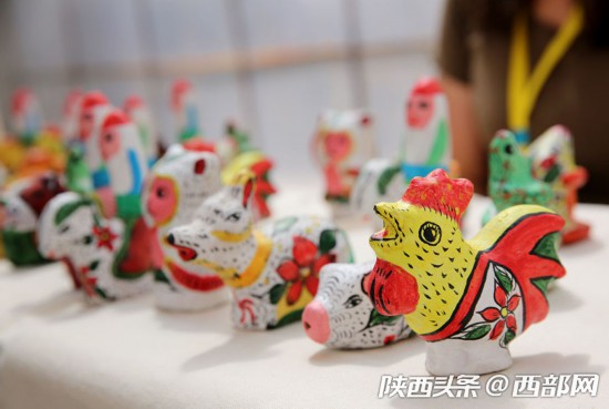 80后陕北婆姨做失传泥马马 靠非遗养不了家还得打零工