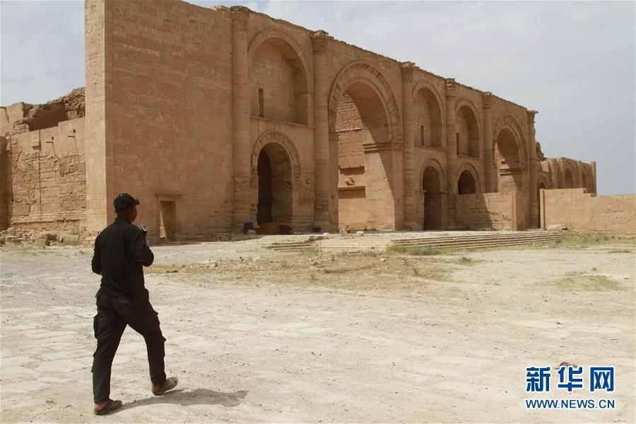 伊拉克什叶派民兵组织收复哈特拉古城遗址组图