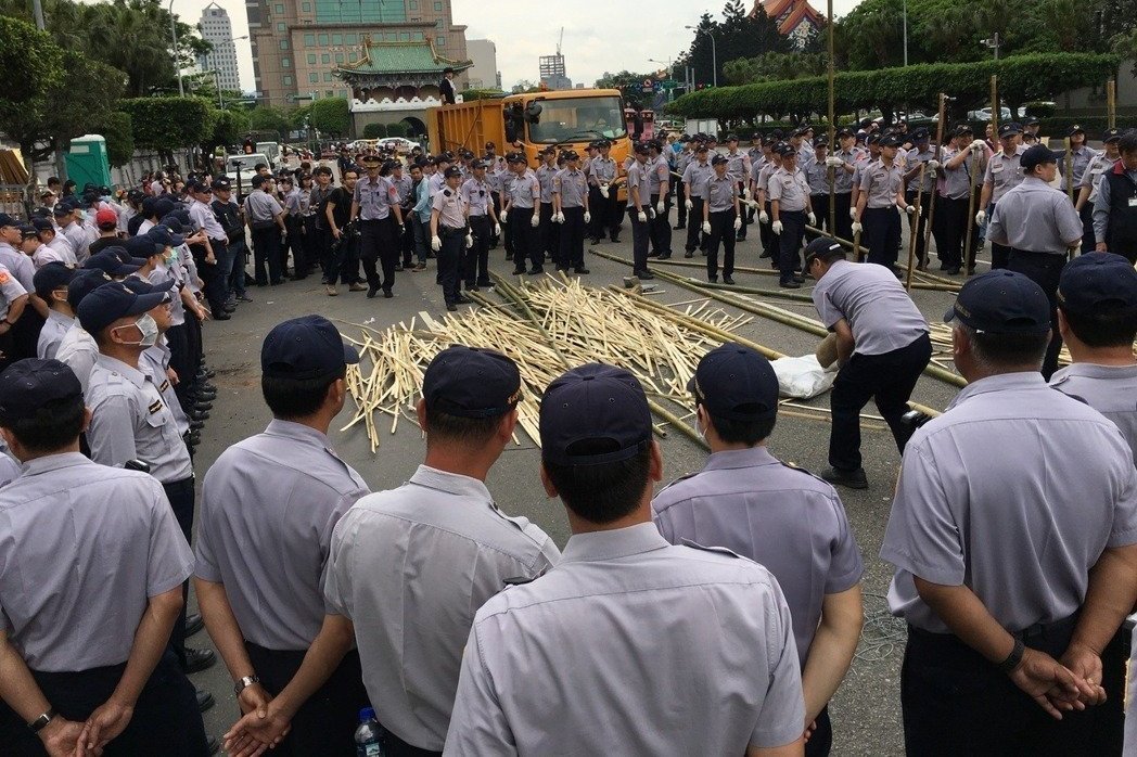 蔡英文甜言蜜語哄騙少數(shù)民族 臺(tái)學(xué)者：掌權(quán)立刻變臉