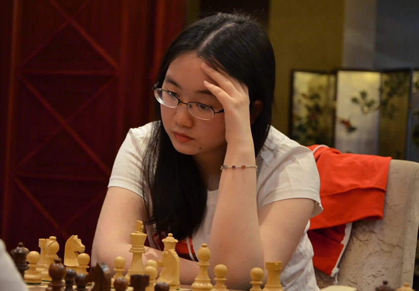 象棋美女棋手图片