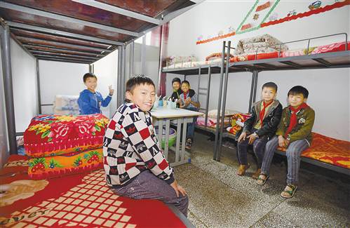 【要闻】做好寄宿制学校建设 百万农村学生的"家"【科教标题摘要】到2017年底 重庆市将建成1000千所寄宿制学校