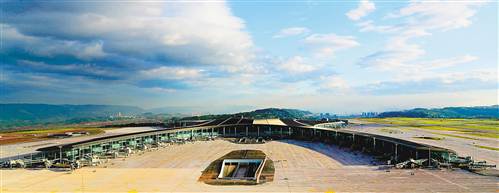 【社会民生】重庆机场东航站区 T3A航站楼有30个足球场那么大
