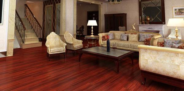 【品牌】实木地板保养：地板镀膜油保养木地板更耐用