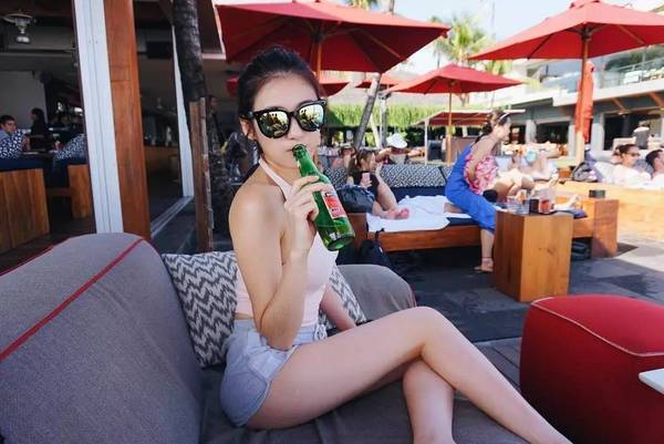 90后马来西亚女孩体型优美 纯纯样子惹人喜爱(图)