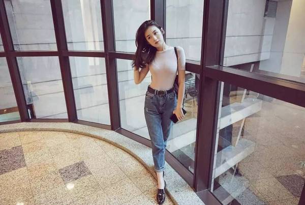 90后马来西亚女孩体型优美 纯纯样子惹人喜爱(图)