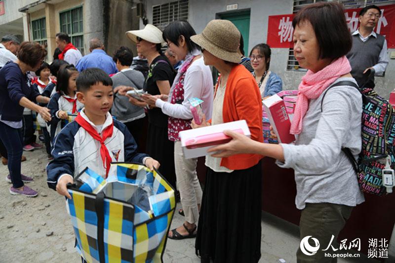 湖北鹤峰：爱心人士捐资40万 白族山乡建起希望小学