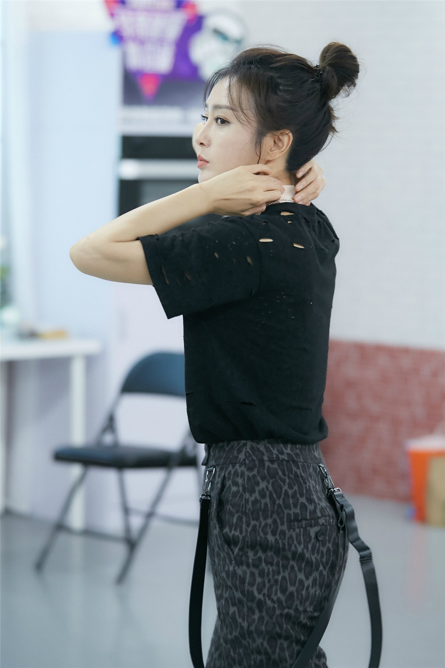 新舞林大会本周迎来半决赛秦岚为托举狂瘦六斤