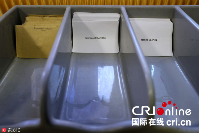 马赛市投票站的投票箱