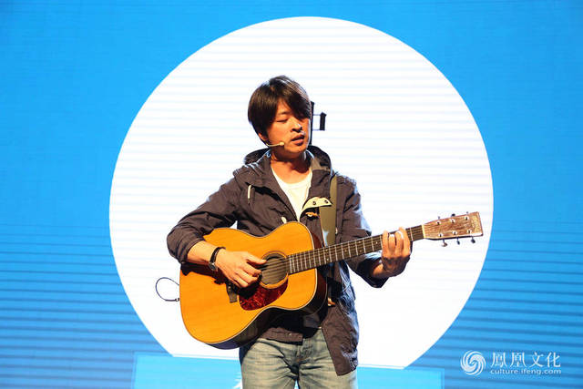 春天读诗之夜:梅婷致敬余秀华 李银河朗诵王小波