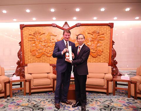 中国国际文化传播中心与“冰球大帝”共同备战北京2022年冬奥会
