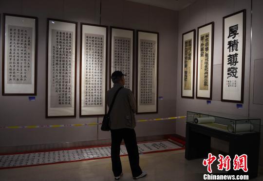 两岸抗战将领后代书画作品在重庆开展 两岸抗战将领后代书画作品在重庆开展