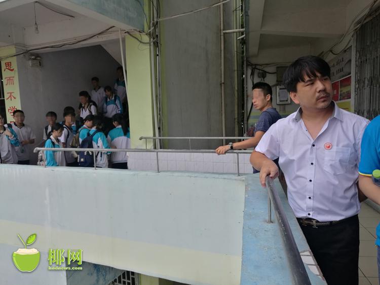 【教育醫衛】【即時快訊】不願跑操海口華興學校老師“打暈”一男同學？