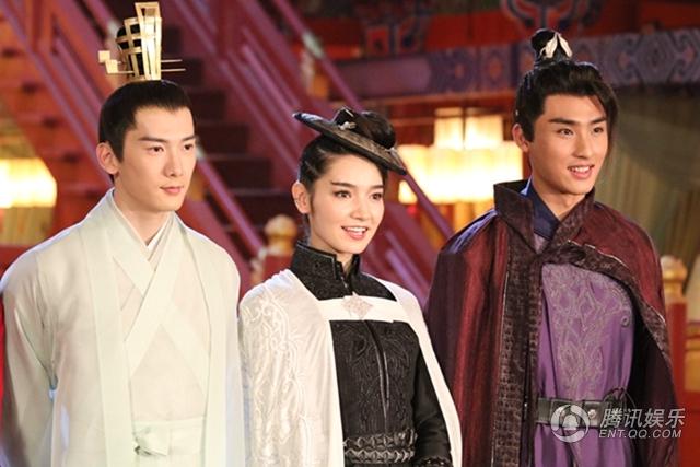 《烈火如歌》在象山开放媒体探班,主演周渝民,迪丽热巴,张彬彬,刘芮麟