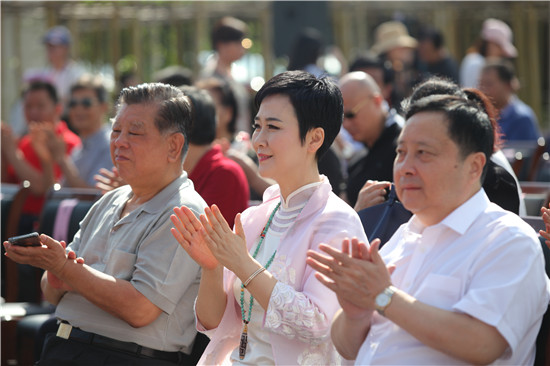 （供稿 文体列表 三吴大地无锡 移动版）大型纪录片《百年巨匠·紫砂篇》在无锡宜兴开机