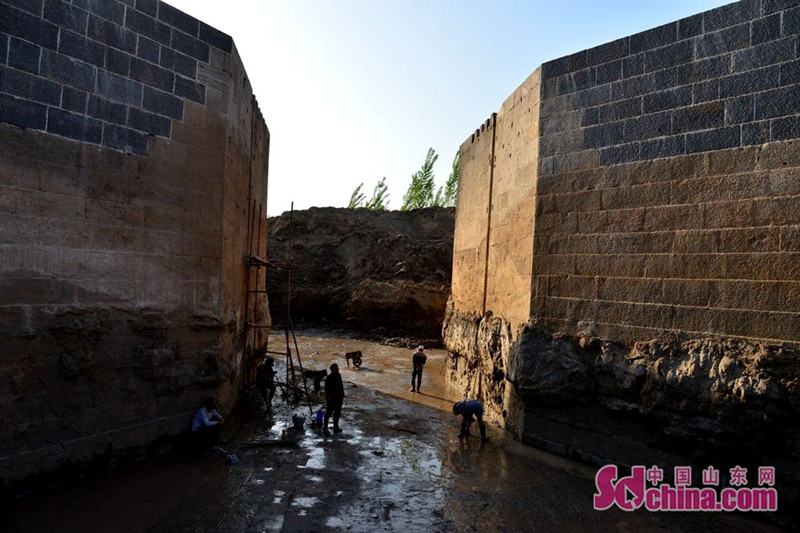 聊城市阳谷县陶城铺古运河石闸：历史悠久 气势恢宏