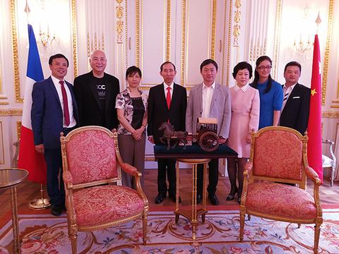 龍宇翔與中國駐法國大使代辦吳小俊會談