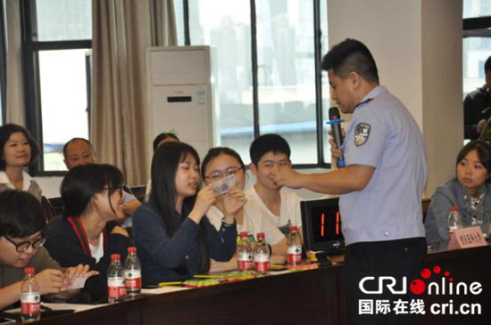 已过审【法制安全】重庆“5·15”识假防骗系列宣传活动走进高校